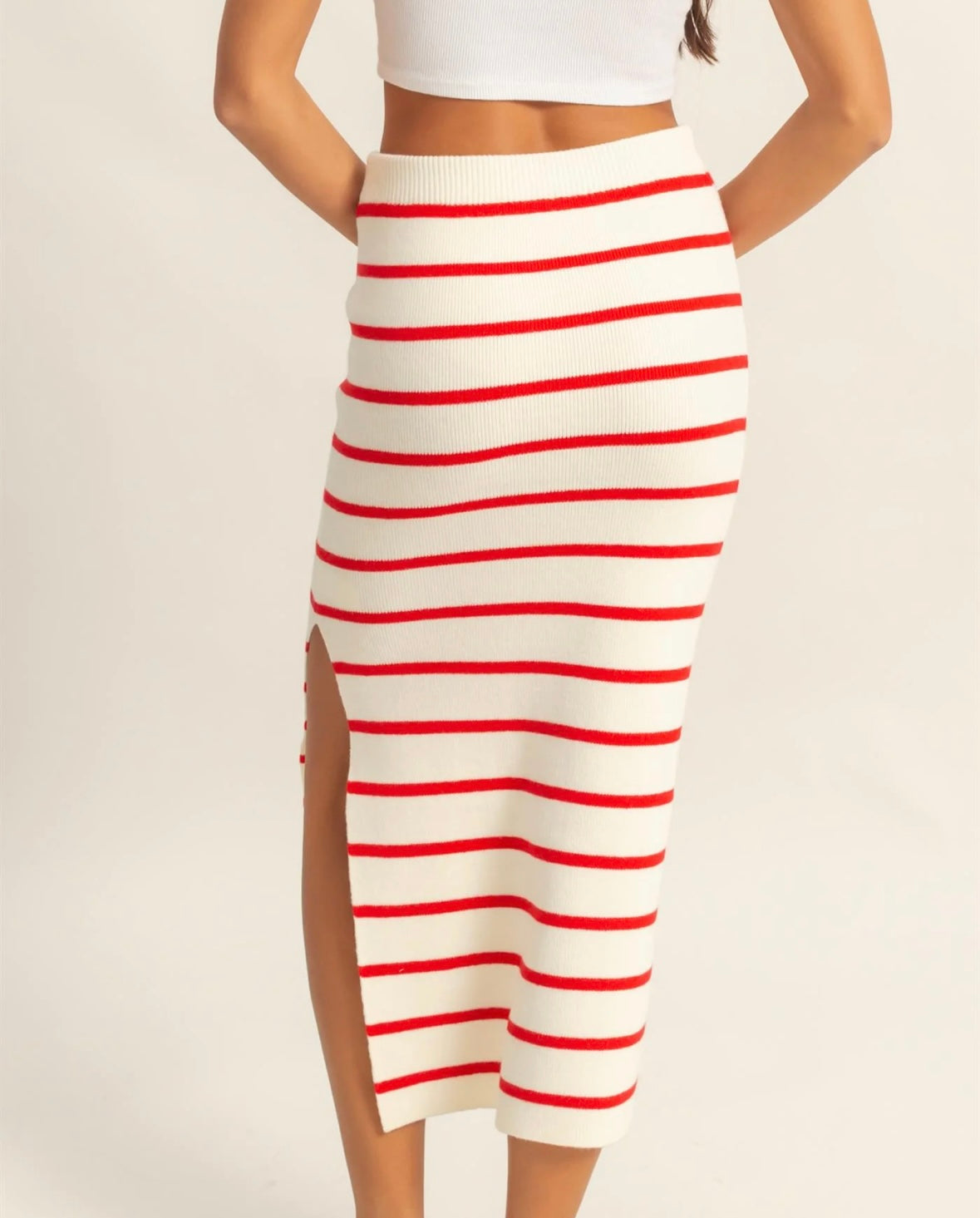 Red and white knit skirt